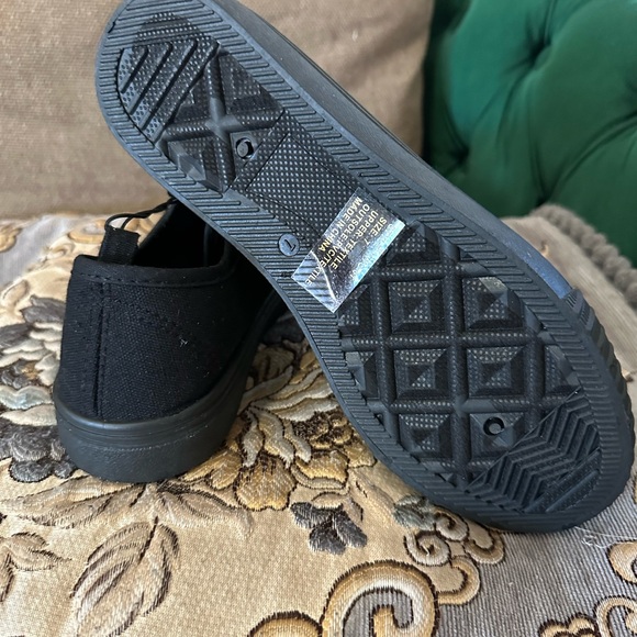 Black sneakers new - Picture 3 of 3